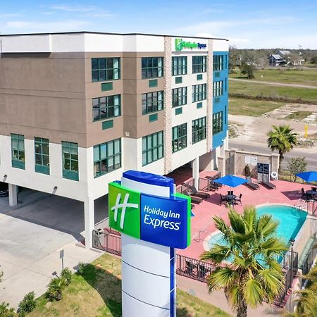 Holiday Inn Express - Gulfport Beach By Ihg 외부 사진