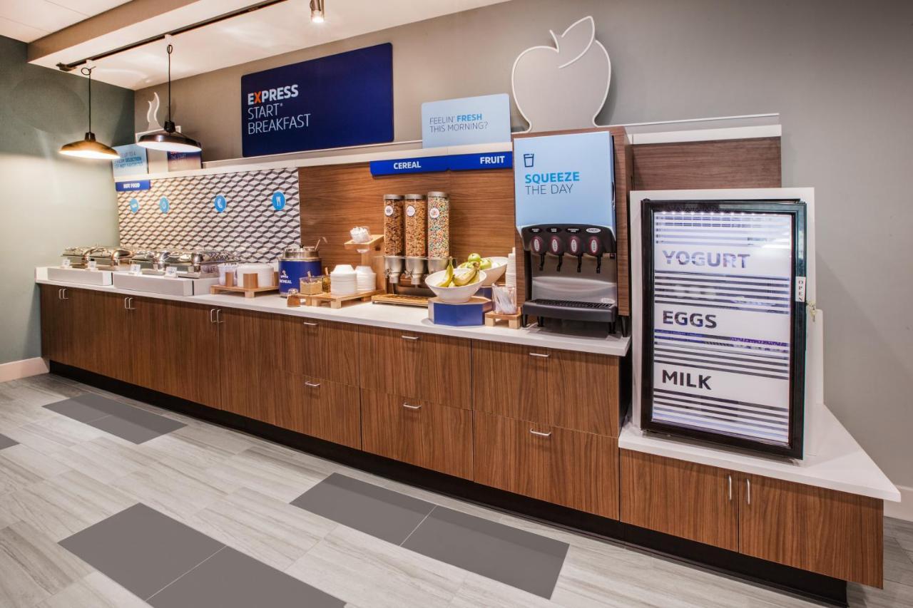 Holiday Inn Express - Gulfport Beach By Ihg 외부 사진