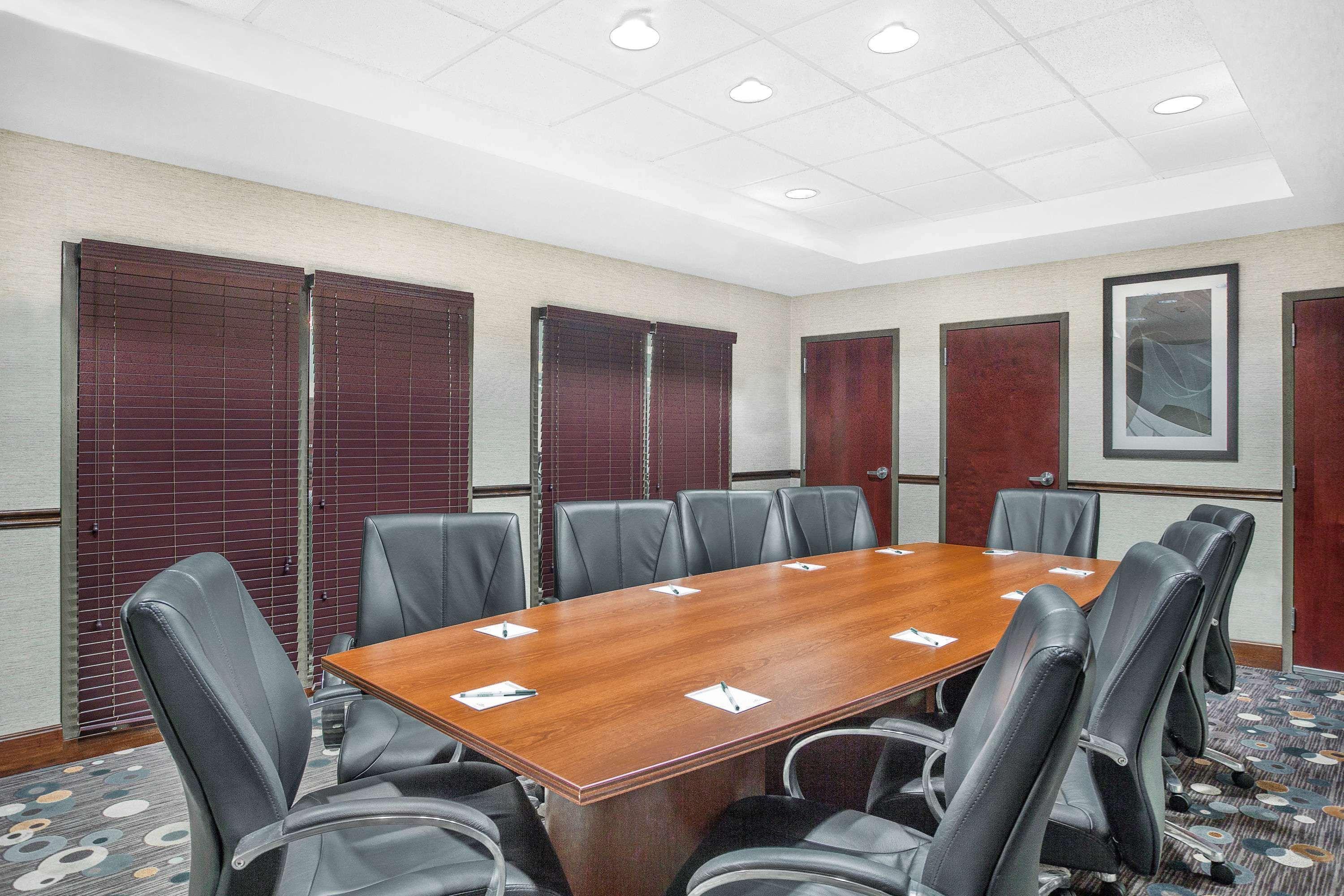 Holiday Inn Express - Gulfport Beach By Ihg 외부 사진