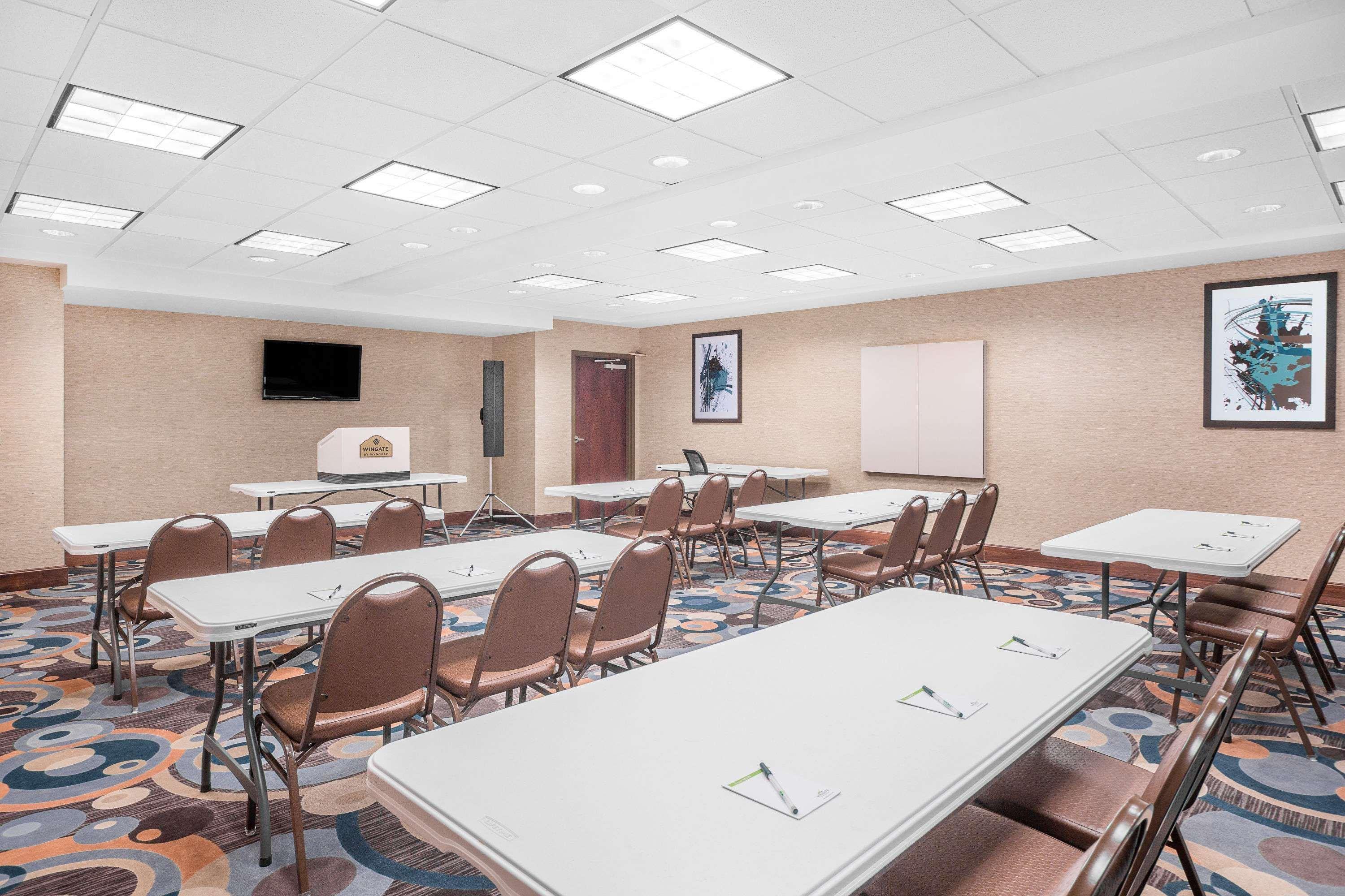 Holiday Inn Express - Gulfport Beach By Ihg 외부 사진