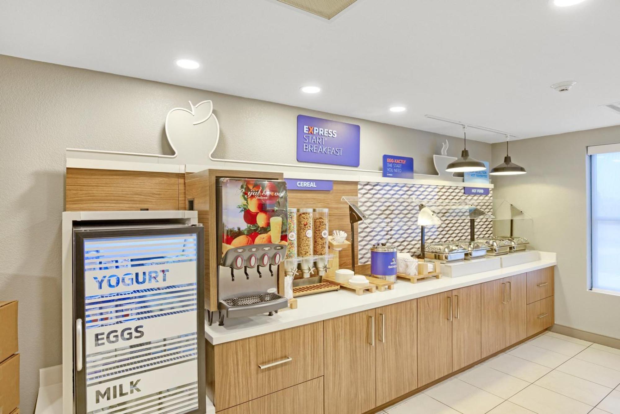 Holiday Inn Express - Gulfport Beach By Ihg 외부 사진