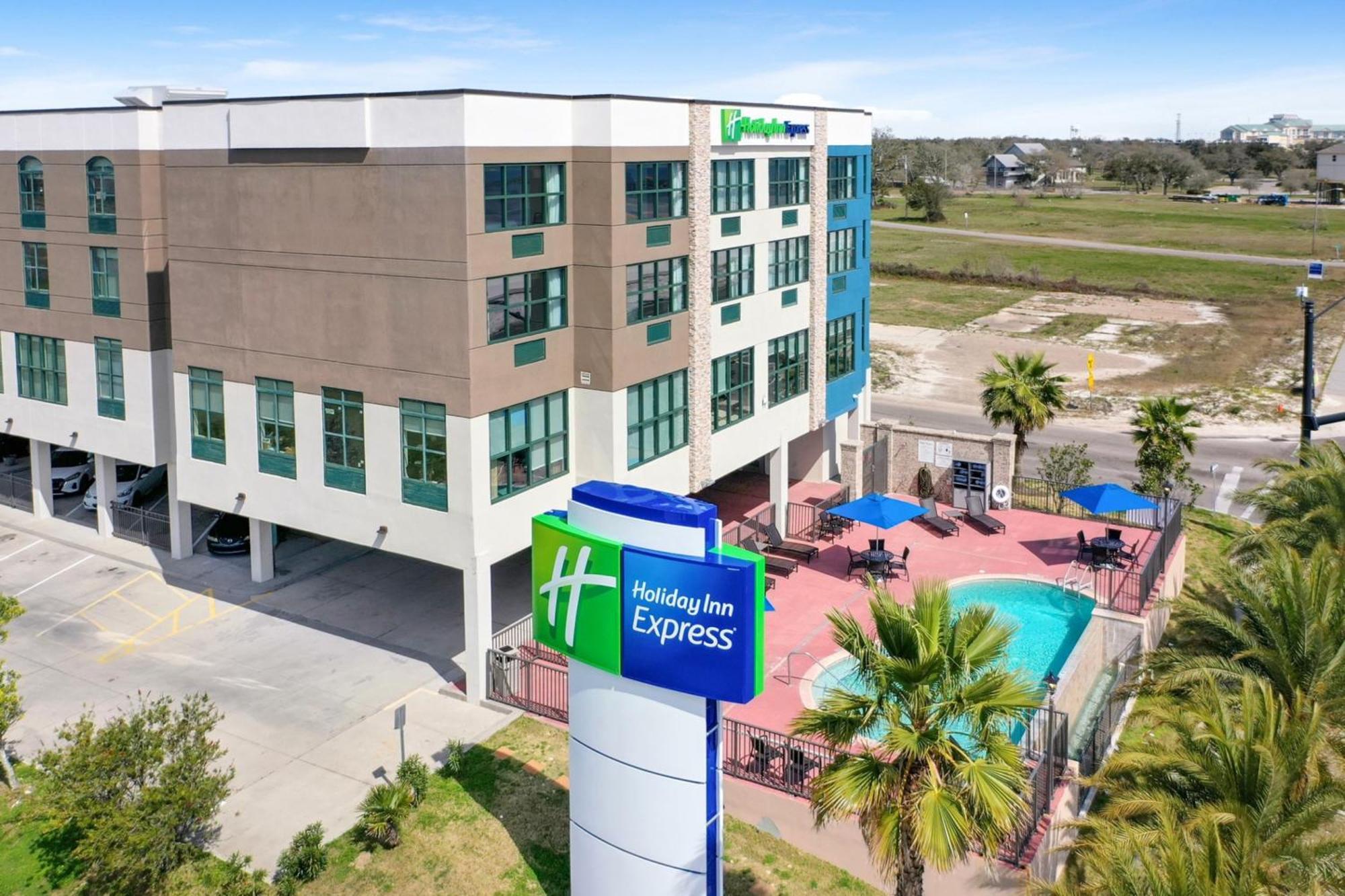 Holiday Inn Express - Gulfport Beach By Ihg 외부 사진