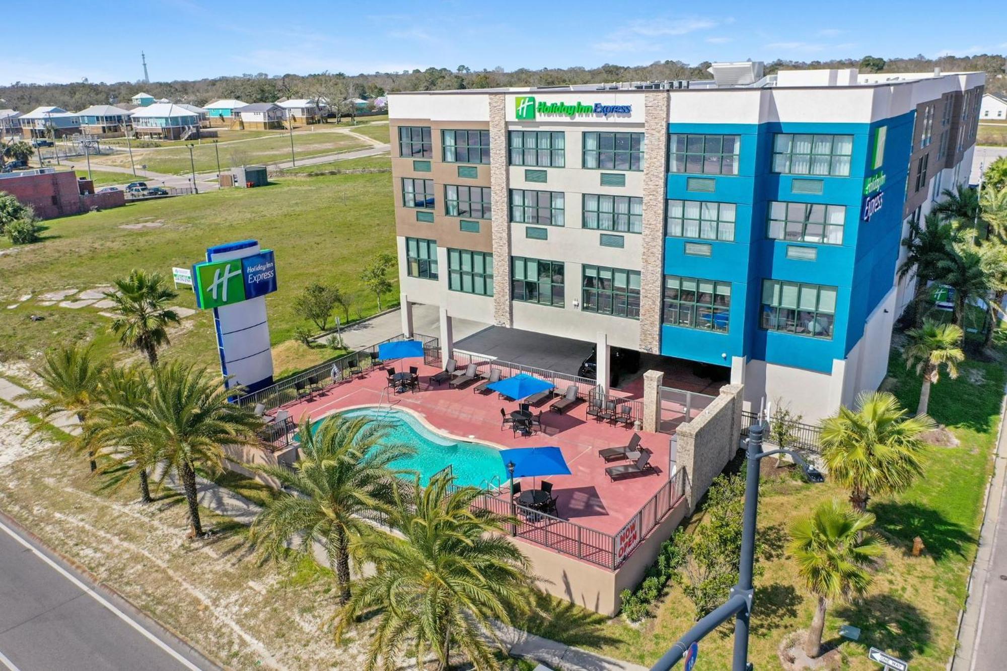 Holiday Inn Express - Gulfport Beach By Ihg 외부 사진