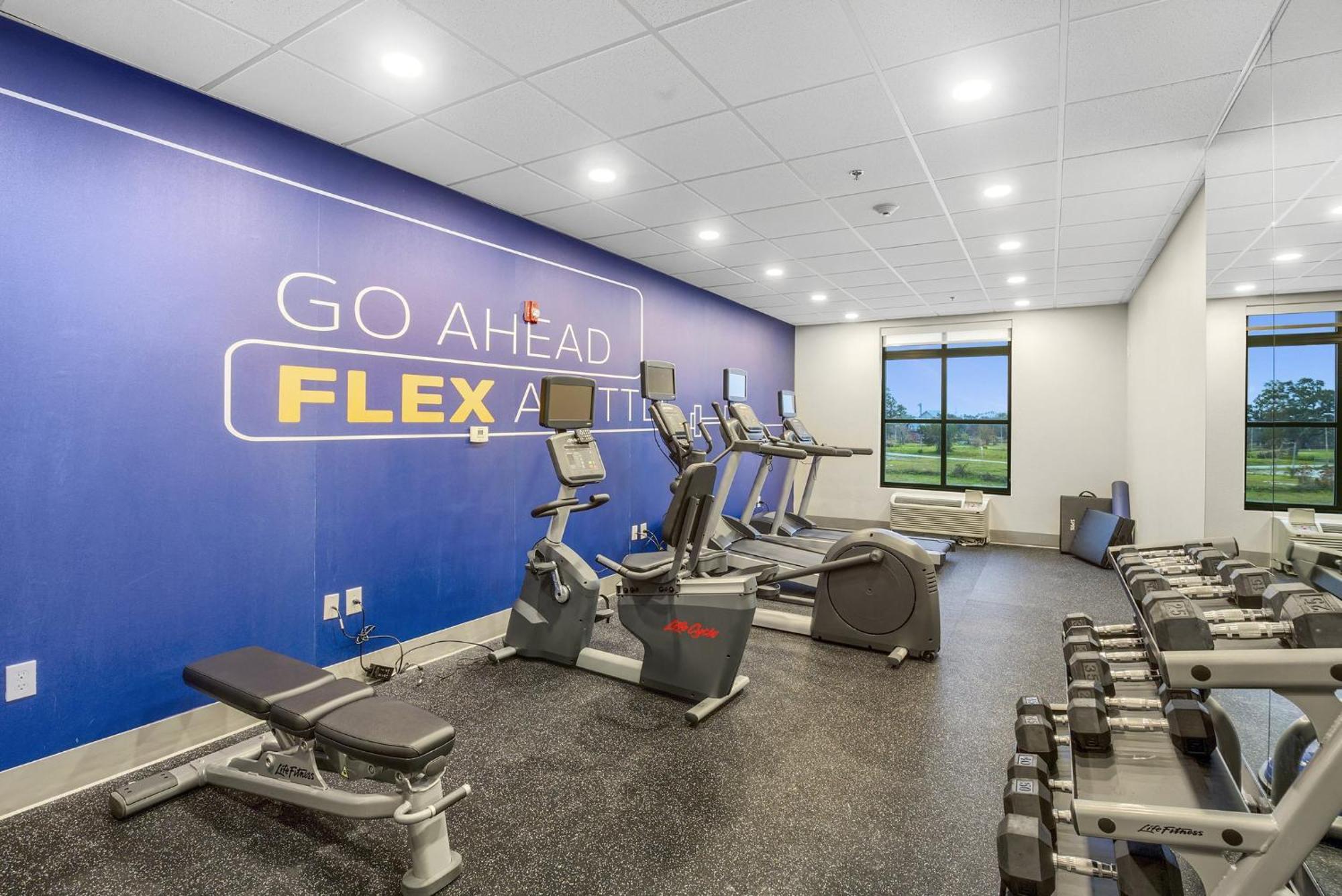 Holiday Inn Express - Gulfport Beach By Ihg 외부 사진