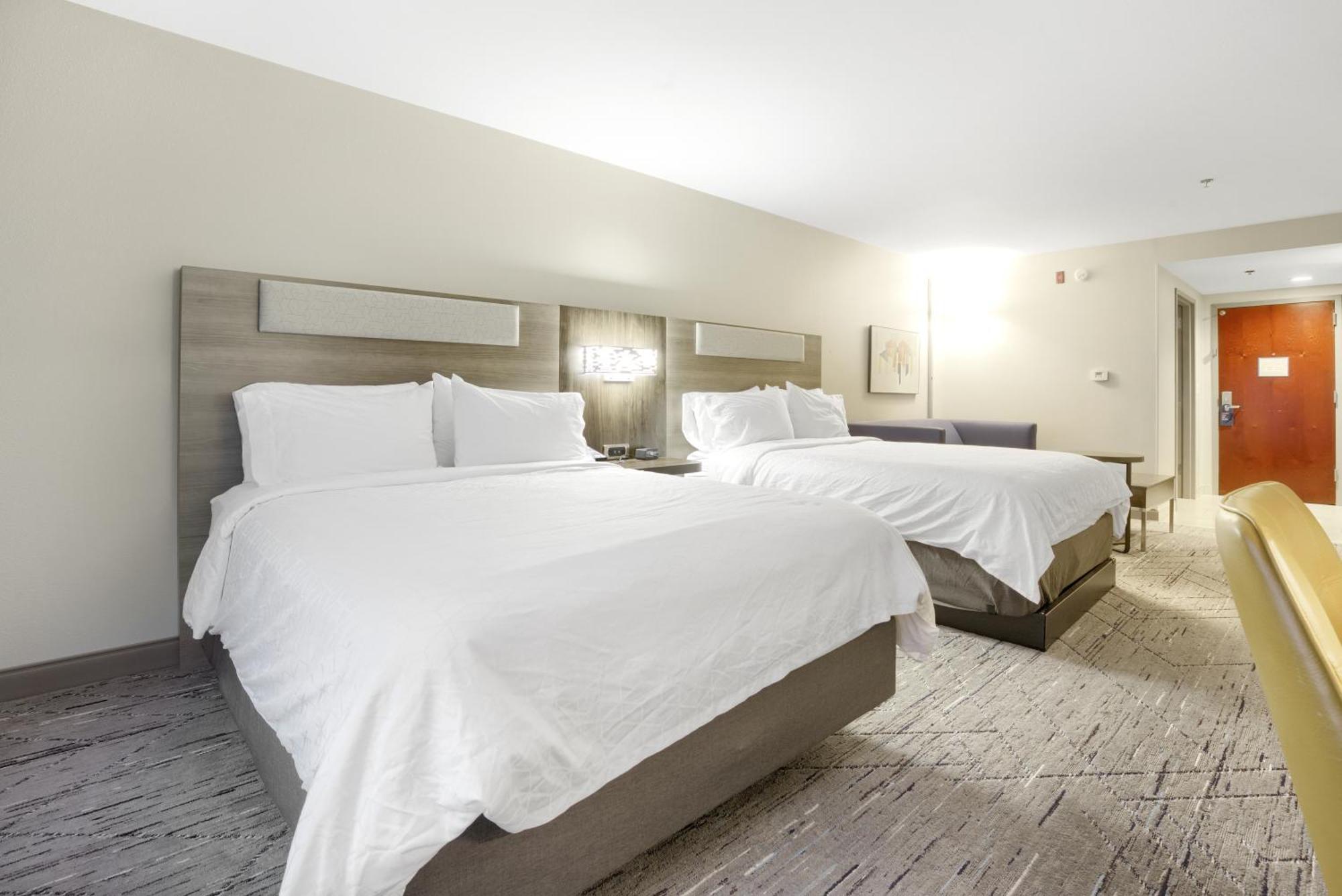 Holiday Inn Express - Gulfport Beach By Ihg 외부 사진
